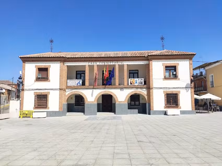 Bar caf&eacute; la plaza Valdeavero