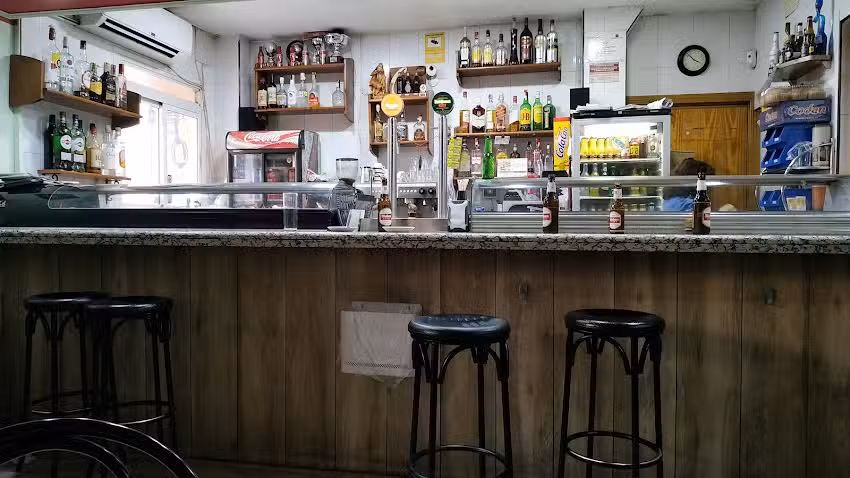 Bar Cafe M&oacute;nica