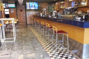 Bar &bull; Caf&eacute; &bull; Sal&oacute;n de Juegos Vitoria