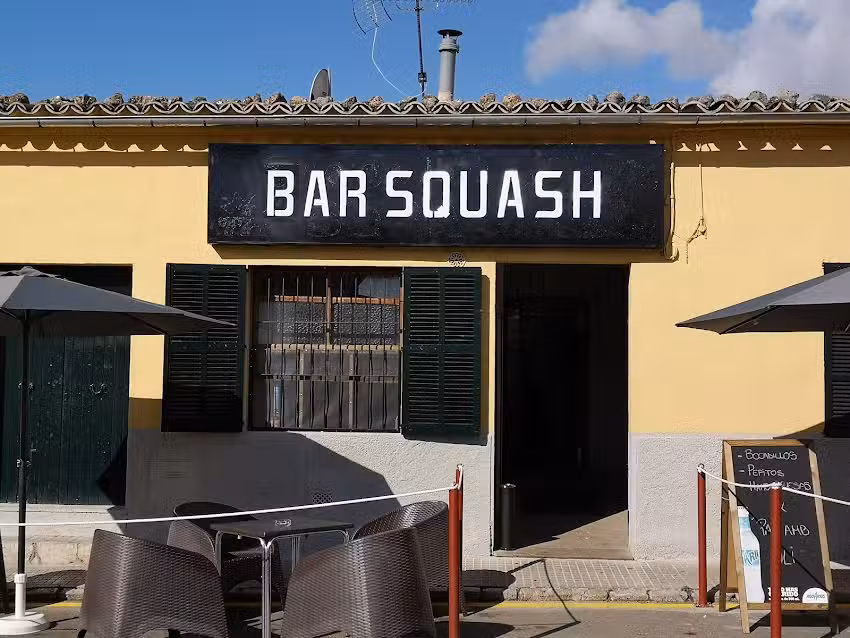 Bar caf&egrave; squash