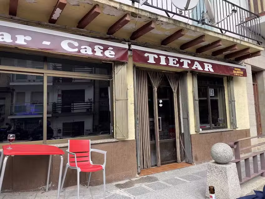 Bar-Caf&eacute; TI&Eacute;TAR.