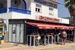 Bar Cafeter&iacute;a alhamar