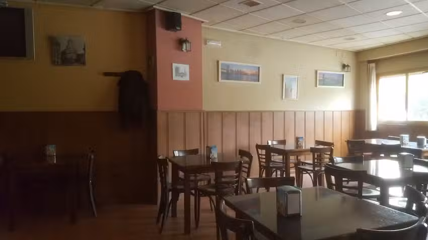 Bar-Cafeter&iacute;a Arag&oacute;n