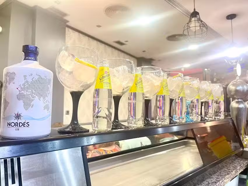 Bar Cafeter&iacute;a arce