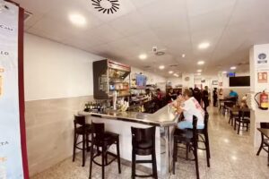 Bar Cafeter&iacute;a Carlos V