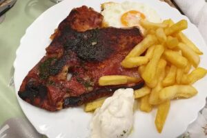 Bar Cafeter&iacute;a Casa Blanca