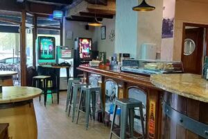 Bar Cafeter&iacute;a Casa Blanca