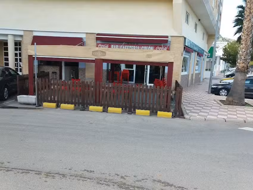 Bar Cafeter&iacute;a Col&oacute;n