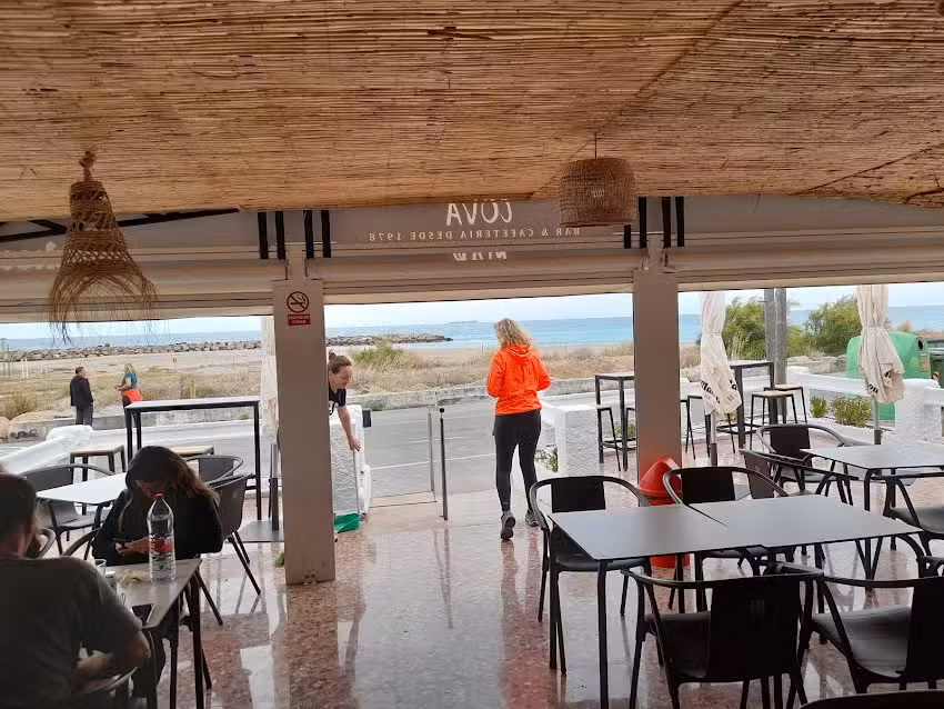 Bar Cafeter&iacute;a Cova Mar