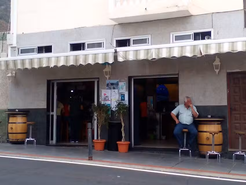 Bar Cafeter&iacute;a Cruz Alta