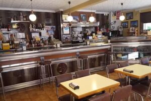 Bar Cafeteria Cuatro Esquinas