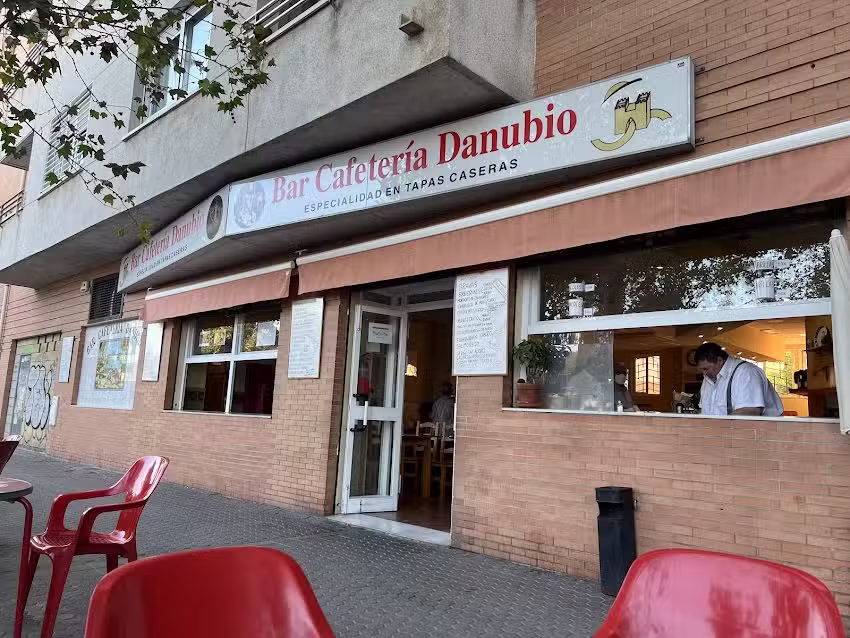 Bar Cafeter&iacute;a Danubio