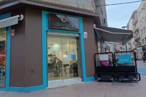 Bar Cafeter&iacute;a Deyab&uacute;