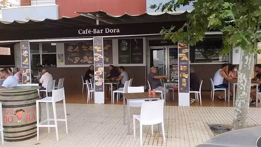 Bar-Cafeter&iacute;a Dora