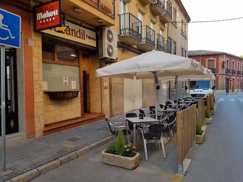 Bar Cafeter&iacute;a El Candil