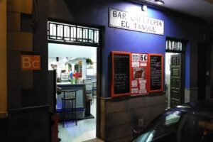 Bar Cafeter&iacute;a El Tanque