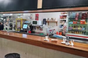 Bar cafeter&iacute;a estaci&oacute;n Repsol