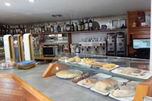 Bar Cafeter&iacute;a Irati