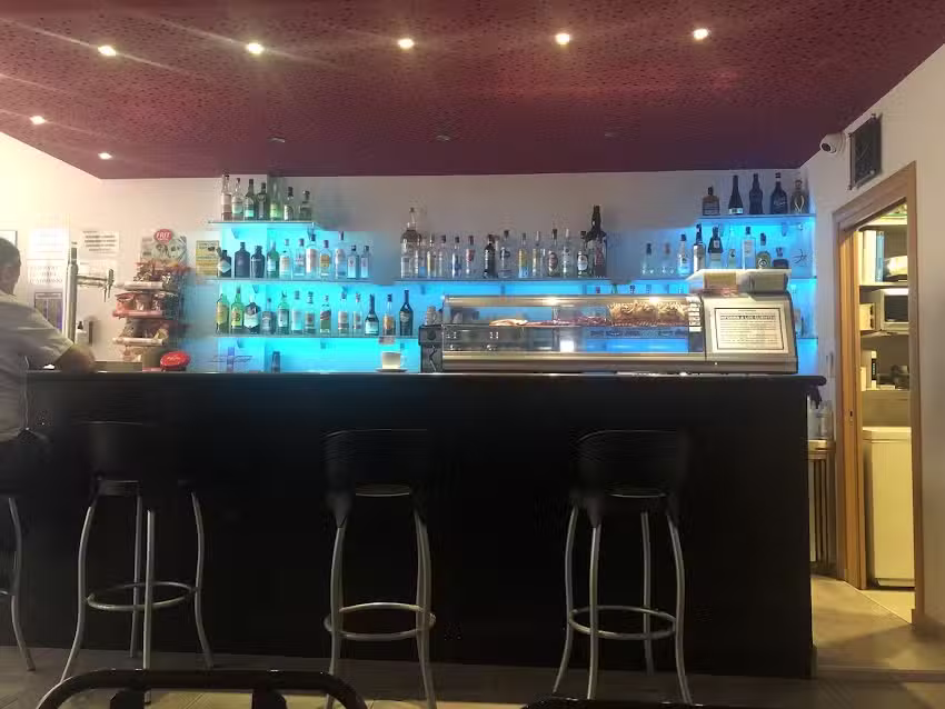 BAR CAFETERIA L&rsquo;ILLA DEL DESCANS