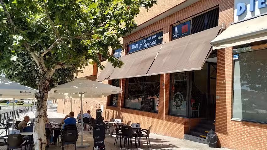 Bar Cafeter&iacute;a La Avenida