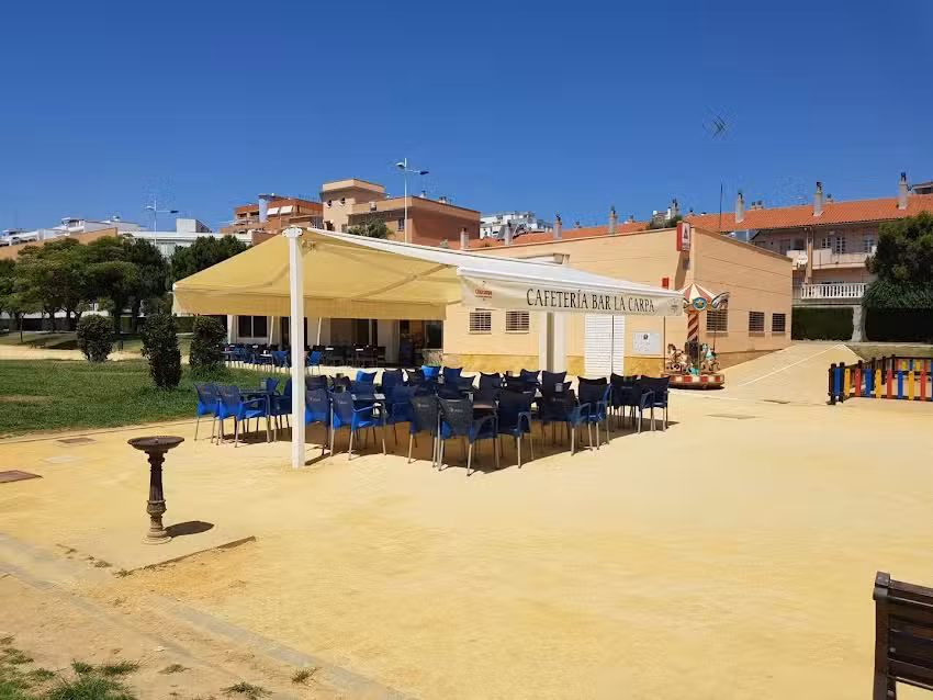 Bar Cafeter&iacute;a La Carpa