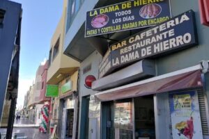 Bar Cafetería – La dama de hierro