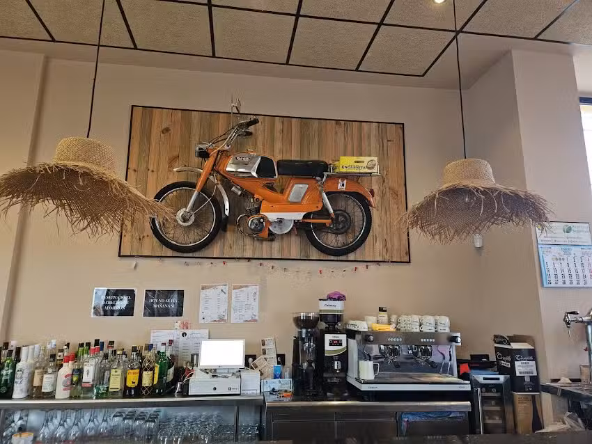 Bar Cafeter&iacute;a La Matraquera