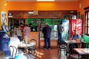 Bar Cafeter&iacute;a La Plaza