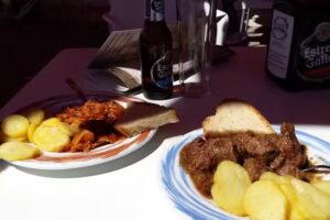 Bar Cafeter&iacute;a La Reja