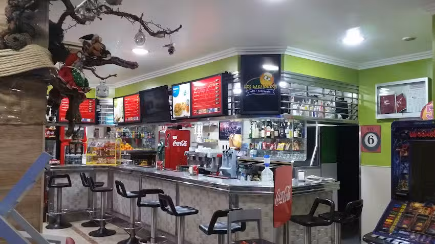Bar Cafeter&iacute;a Los Naranjeros