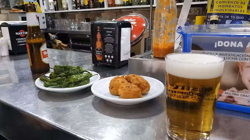 Bar Cafeter&iacute;a Los Toros