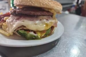 Bar cafeter&iacute;a Luna