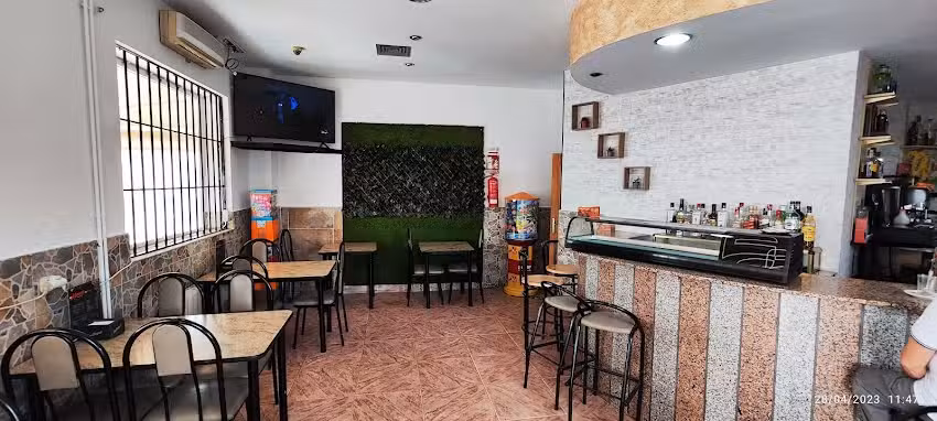 Bar Cafeter&iacute;a Manu