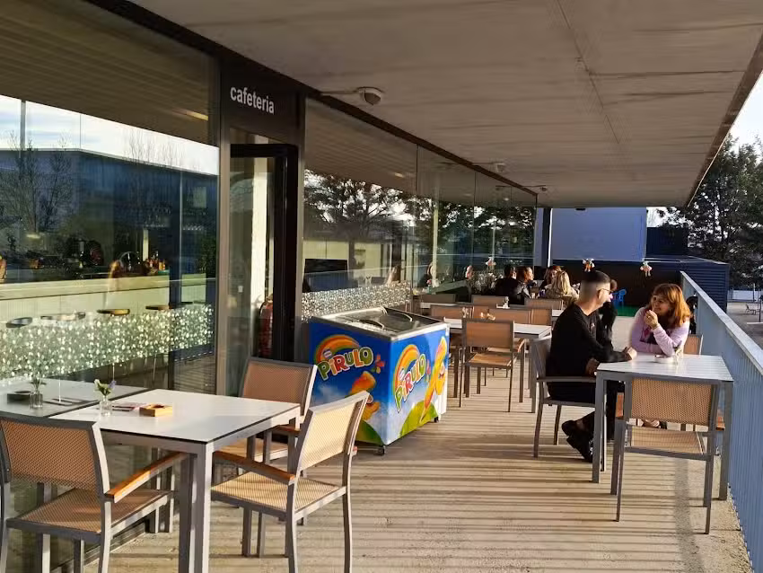 Bar Cafeter&iacute;a Pabell&oacute;n Ponent