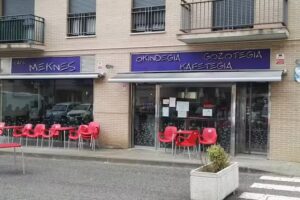 Bar-cafetería-panadería Mekness