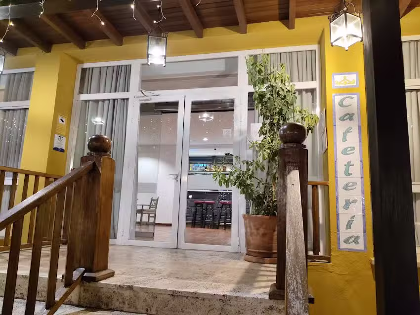 Bar Cafeter&iacute;a Parador Manzanares