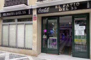 Bar-Cafeter&iacute;a Patio del 33
