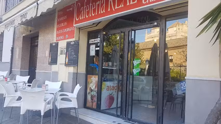 Bar Cafeter&iacute;a Real