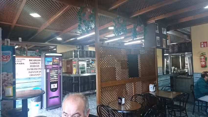Bar cafeter&iacute;a Restaurante El Yunque