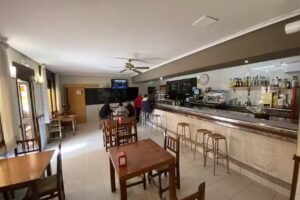 BAR CAFETER&Iacute;A RESTAURANTE Los Rosales.