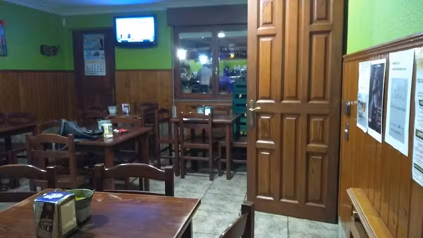 Bar Cam&iacute;n