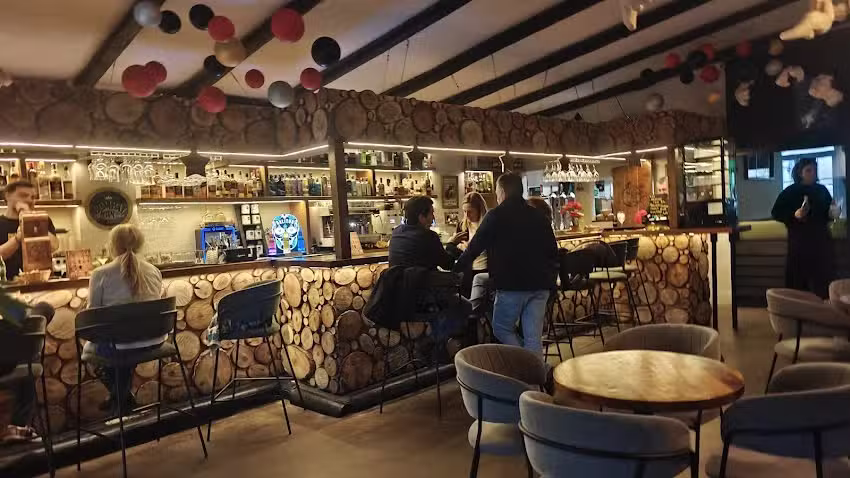 Bar &ndash; Ca&ntilde;averal Tapas