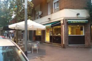 Bar Cantonada de Cartell&agrave; Cafeteria