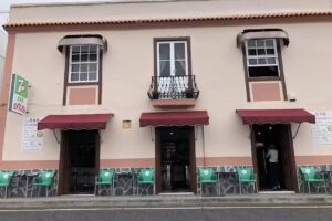 Bar Cent&aacute;urea