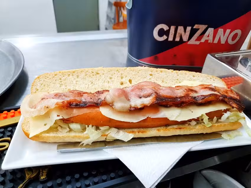 BAR CENTRE C&Iacute;VIC