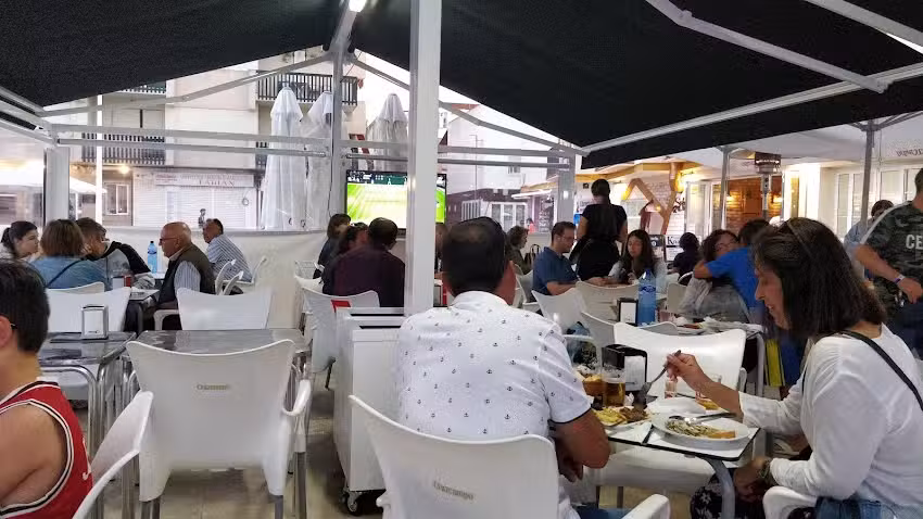 Bar Cervecer&iacute;a COMIDAS KNANO