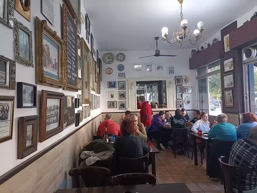 Bar Cervecer&iacute;a J&uacute;car