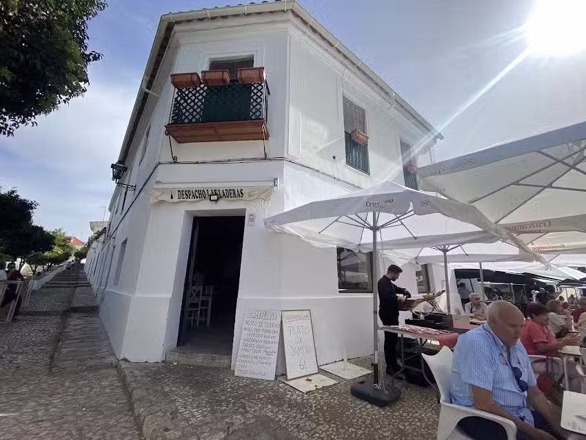 Bar Cervecer&iacute;a Las Laderas