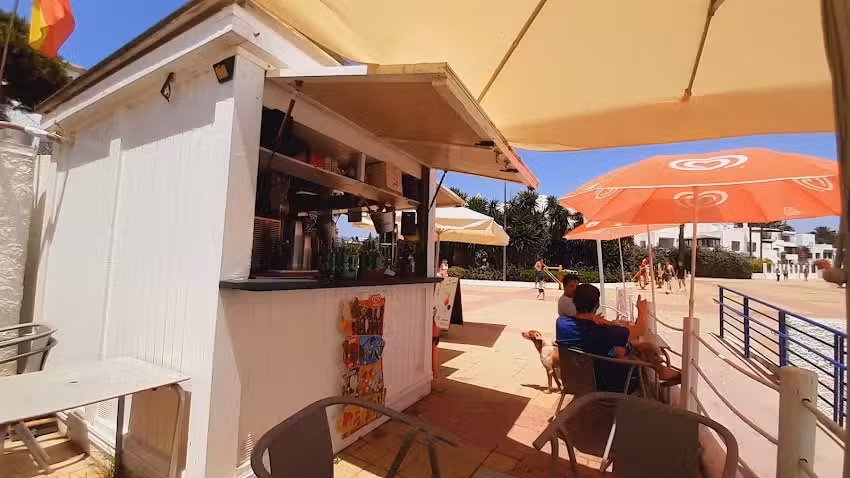 Bar Charlys Beach