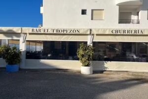 Bar-Churrer&iacute;a El Tropez&oacute;n